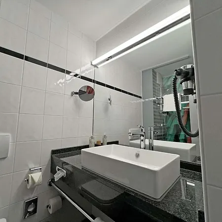 מלון Ibis Styles 3*
